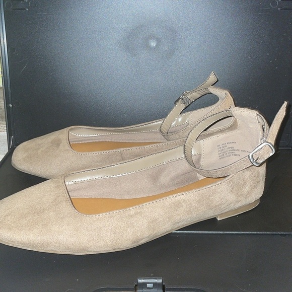 ana Tan Women's Ballet Flats - Picture 5 of 7